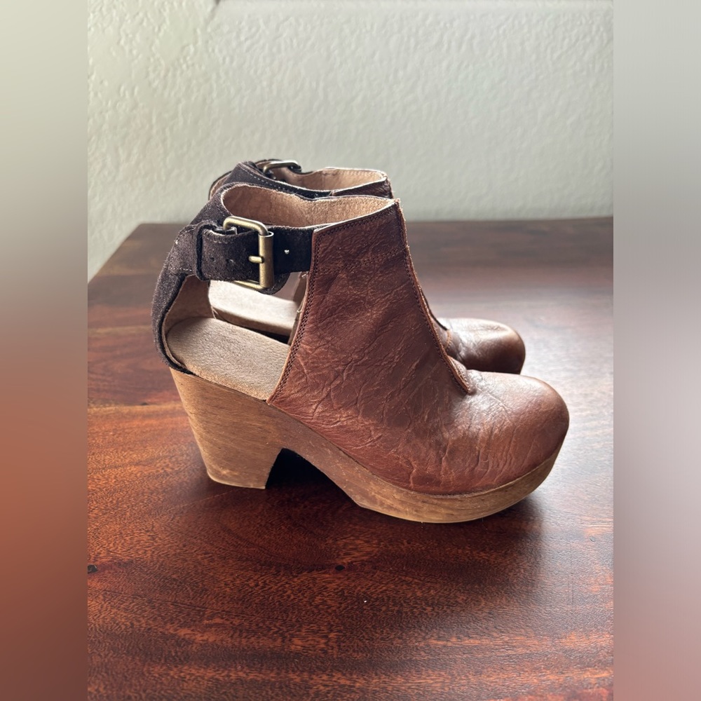 Free people clogs